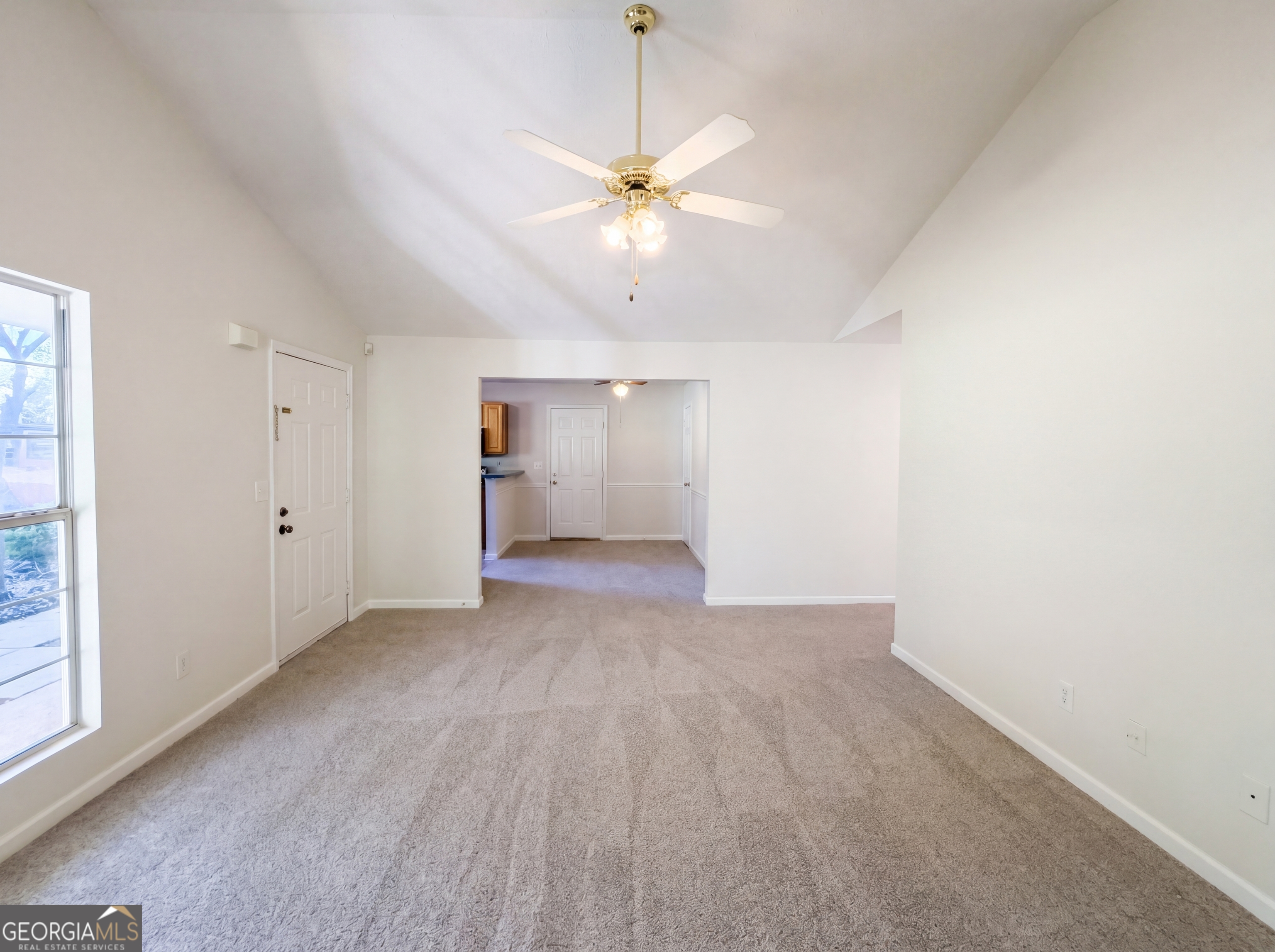 202 Bluff Court Property Photo 6