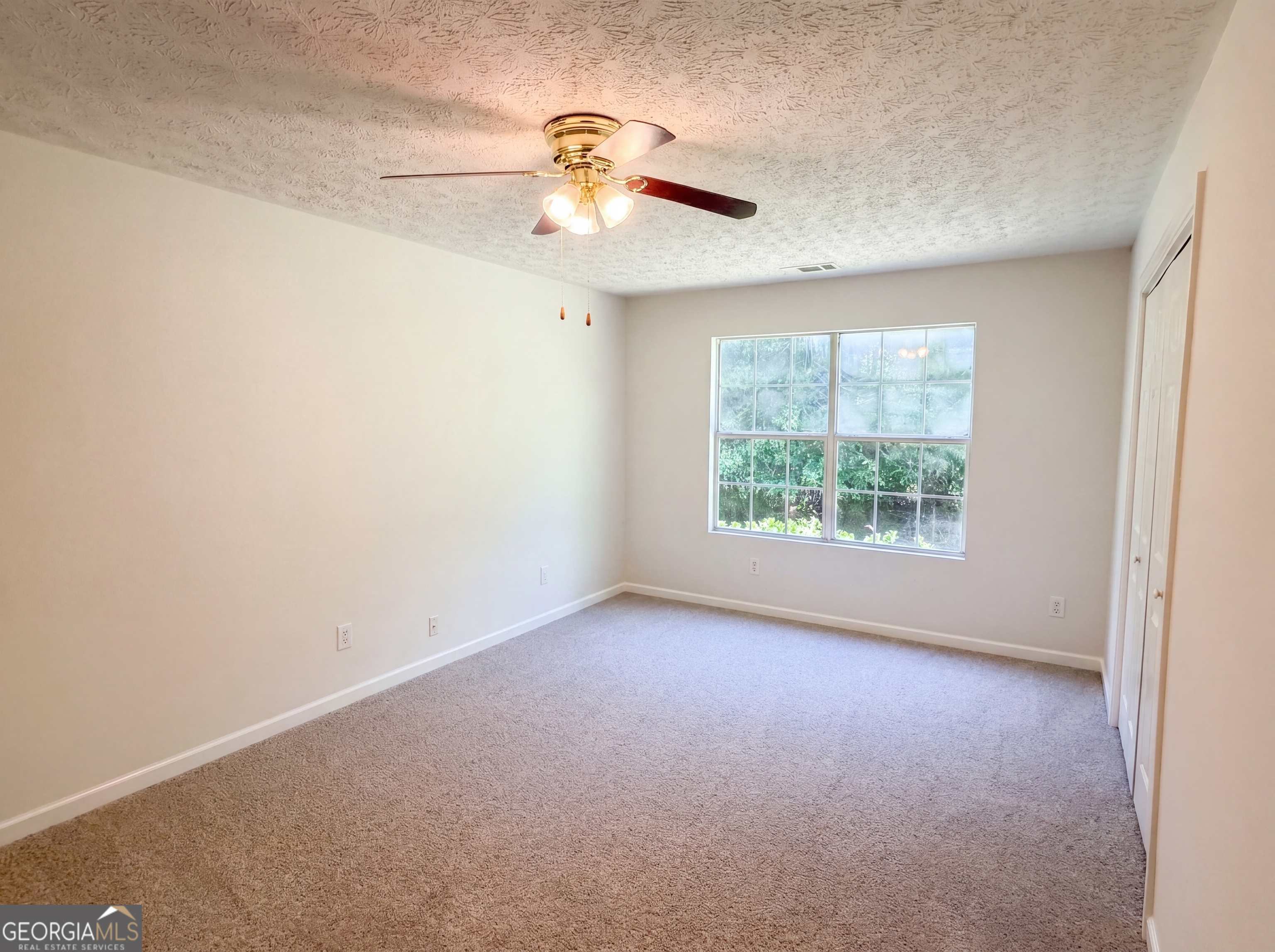 202 Bluff Court Property Photo 8