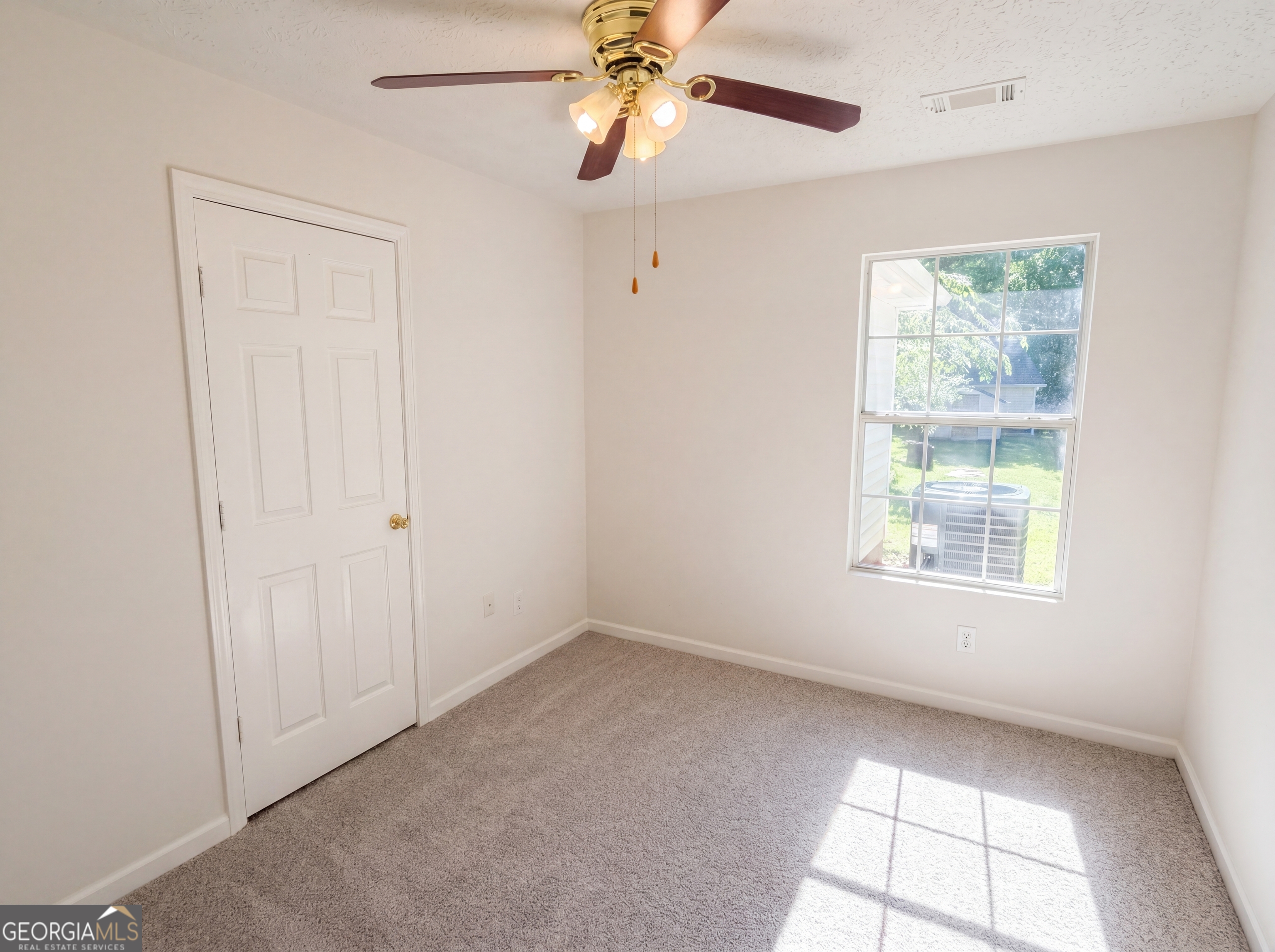 202 Bluff Court Property Photo 9