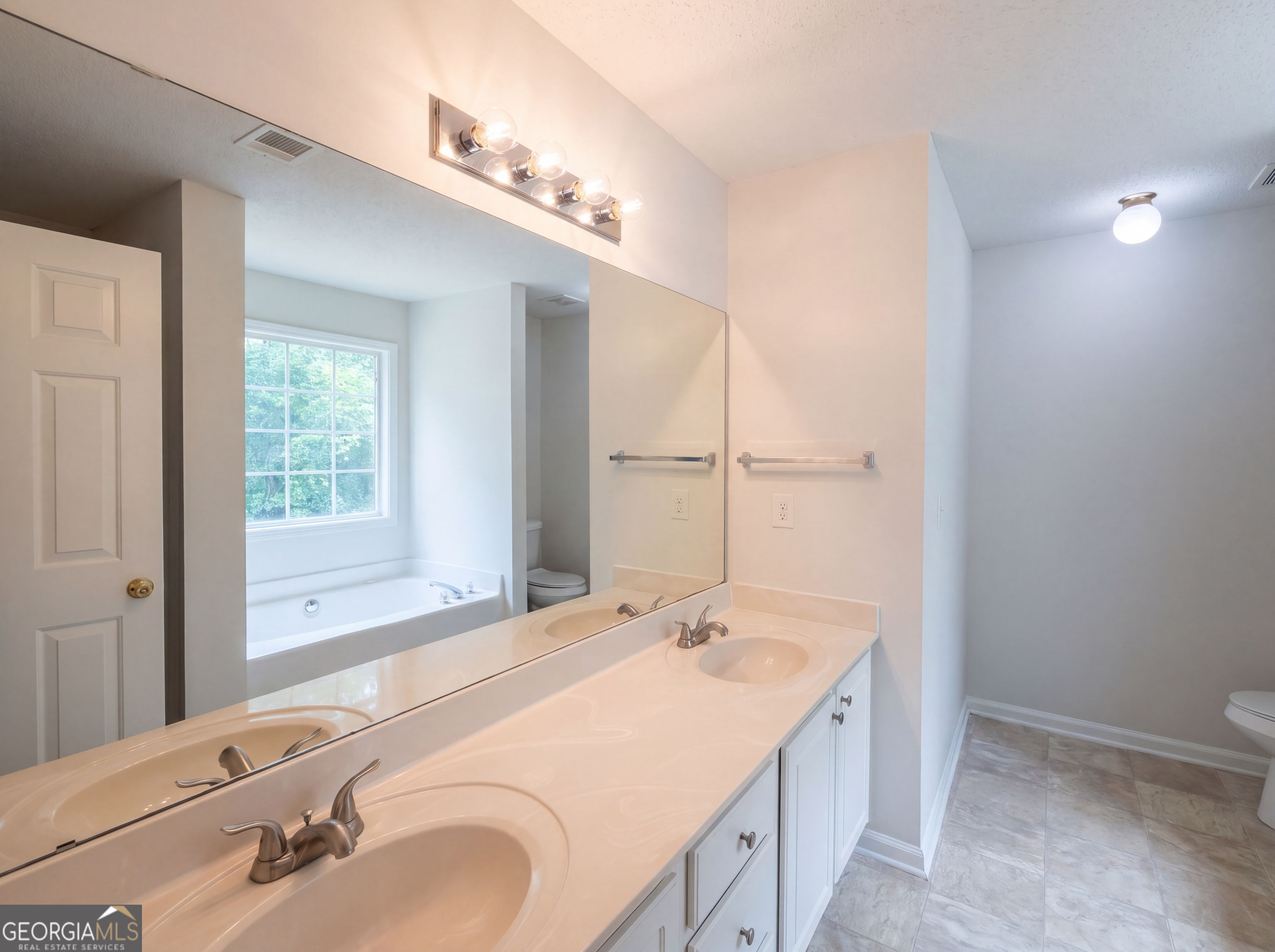1192 Eagles Pass Property Photo 24