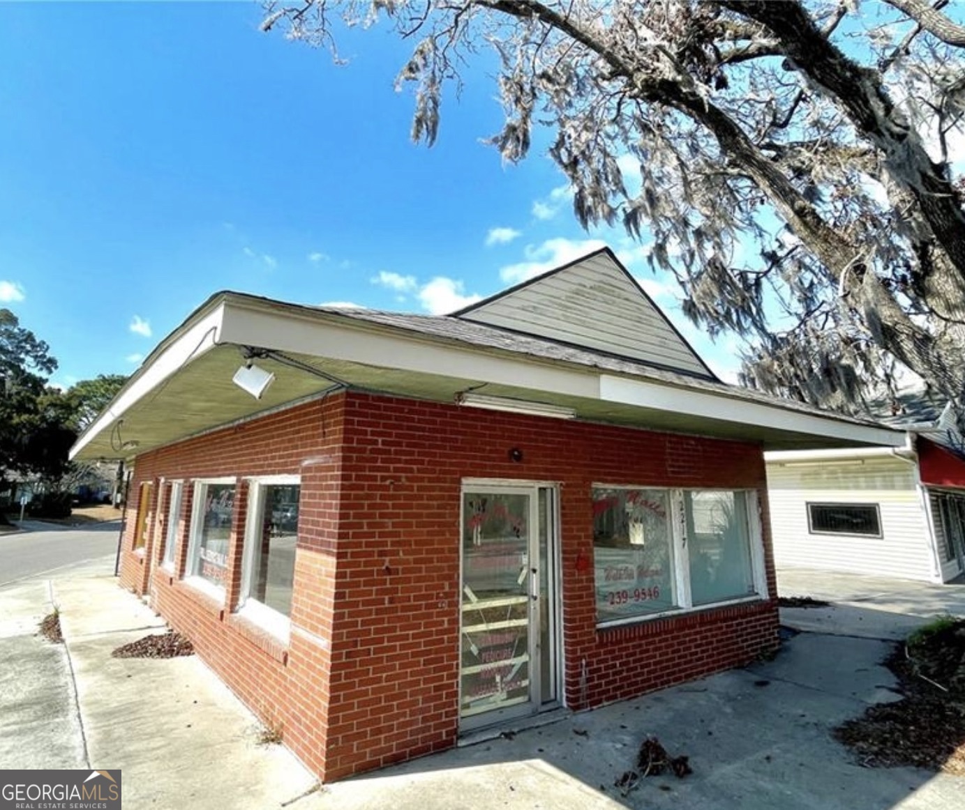2217 Skidaway Road Property Photo 1