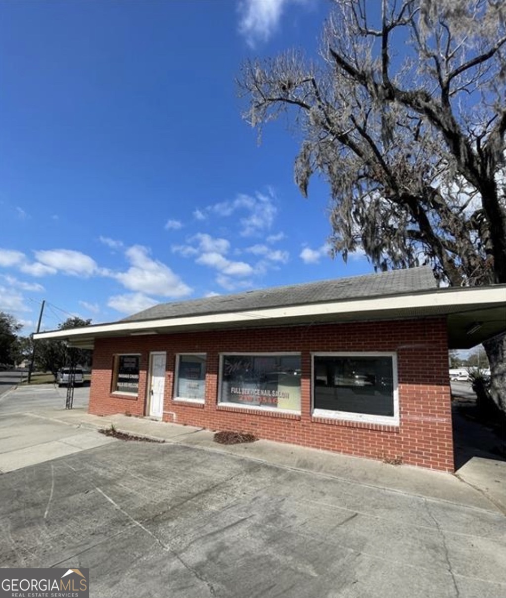 2217 Skidaway Road Property Photo 3