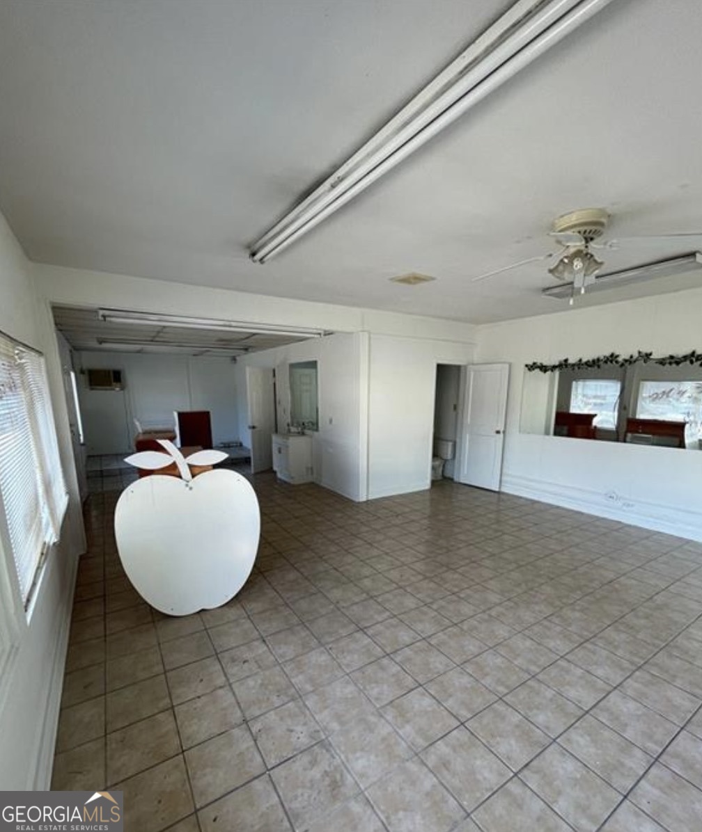 2217 Skidaway Road Property Photo 6