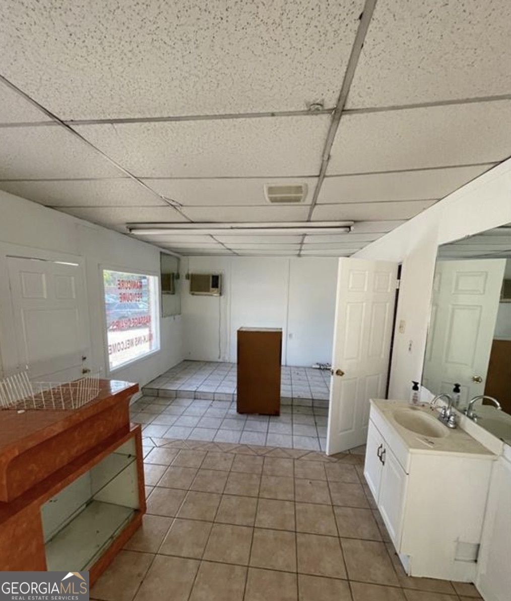 2217 Skidaway Road Property Photo 8
