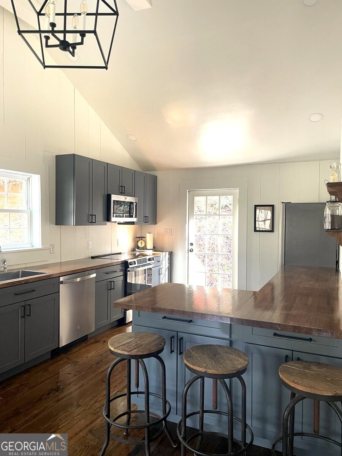66 Precision Lane Property Photo 3
