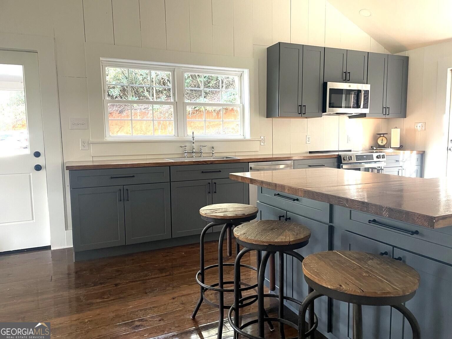 66 Precision Lane Property Photo 7