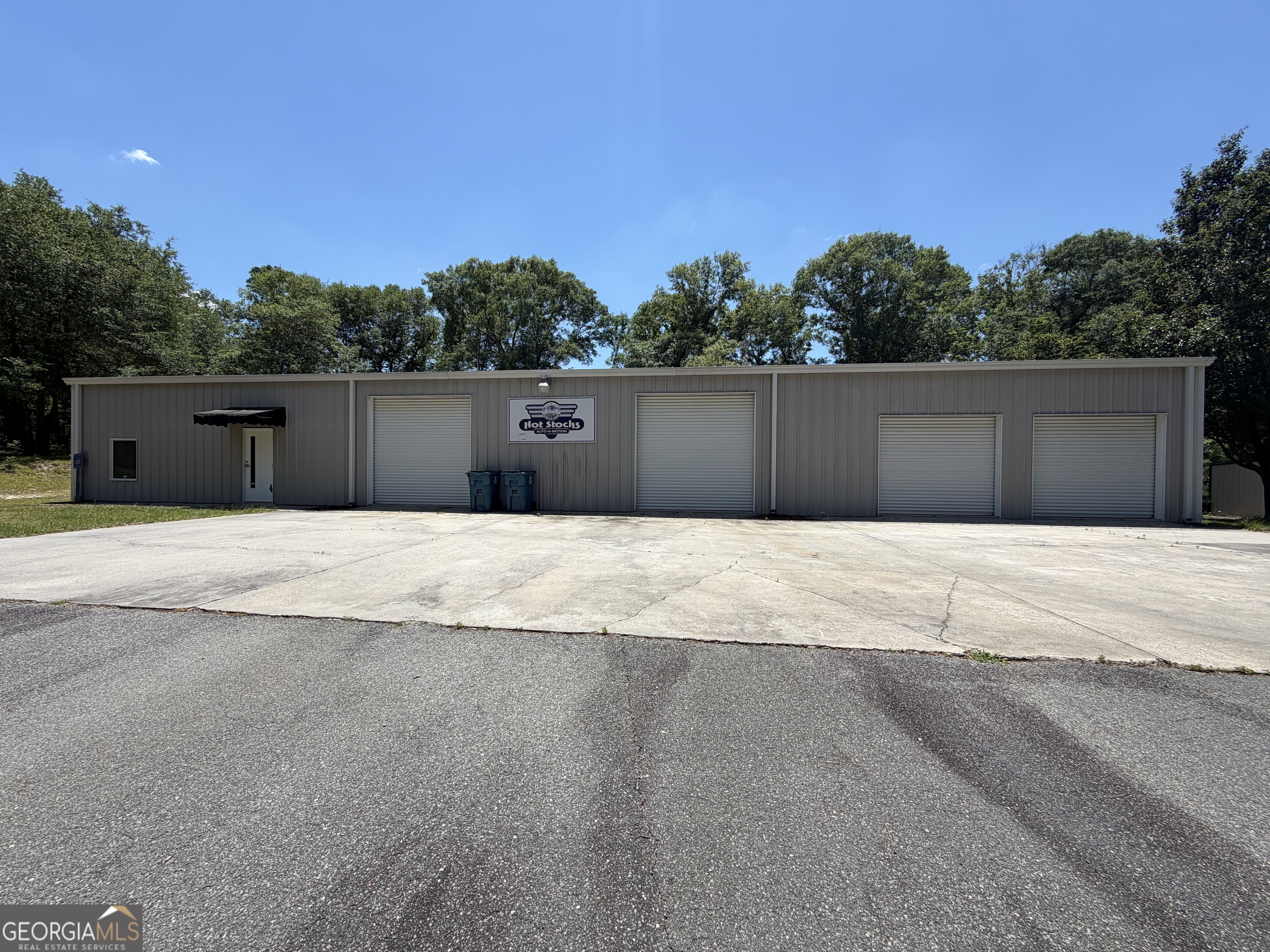 326 Commerce Loop Property Photo 2