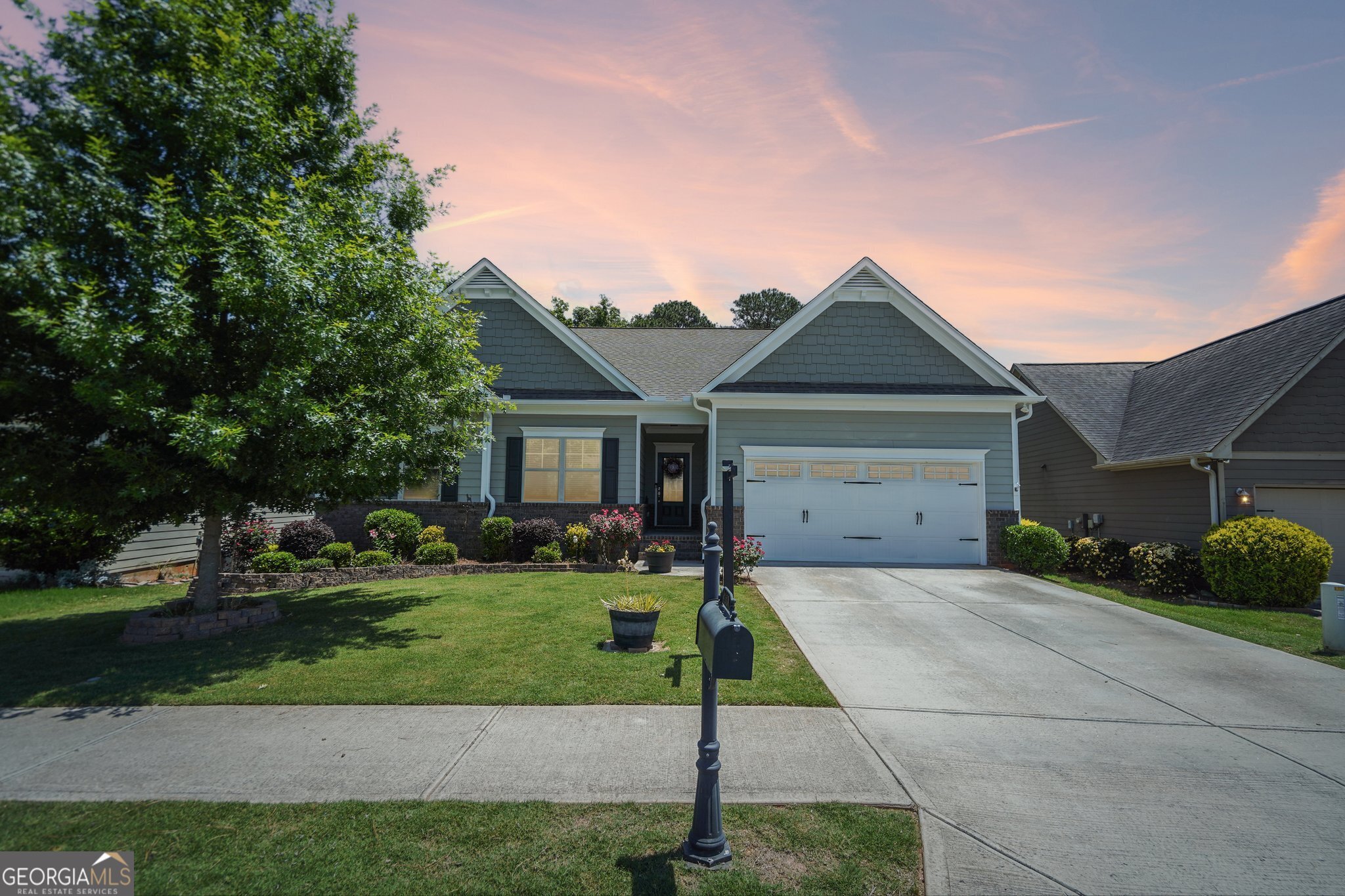 4601 Sweetwater Drive Property Photo 1