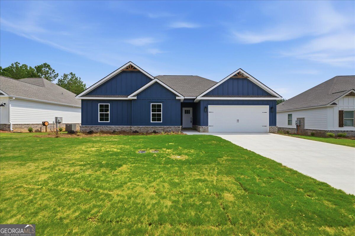 210 Hampton Chase Property Photo 1