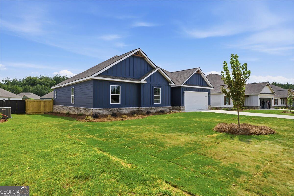 210 Hampton Chase Property Photo 2
