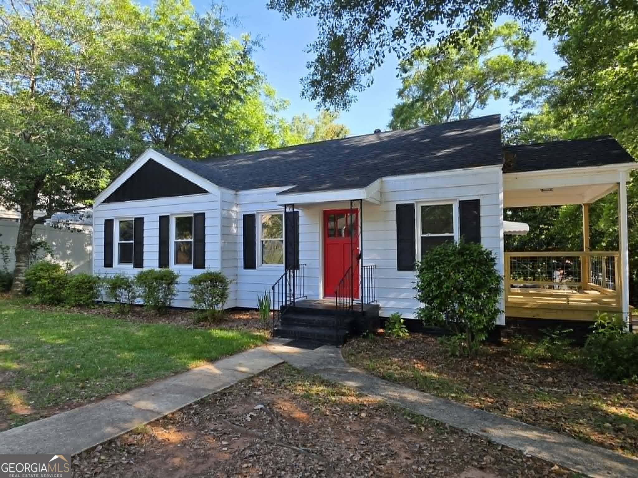 500 East Main Street Property Photo 1