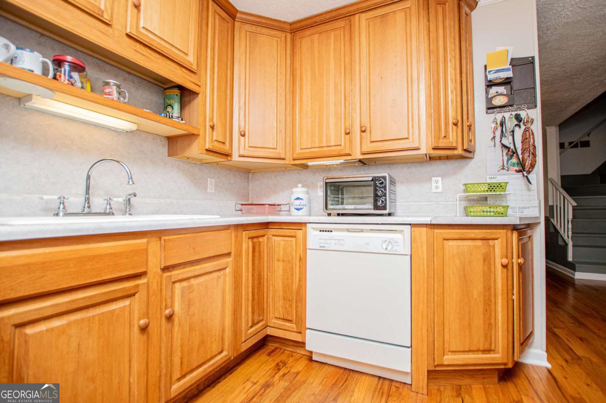 436 County Rd 98 Property Photo 18