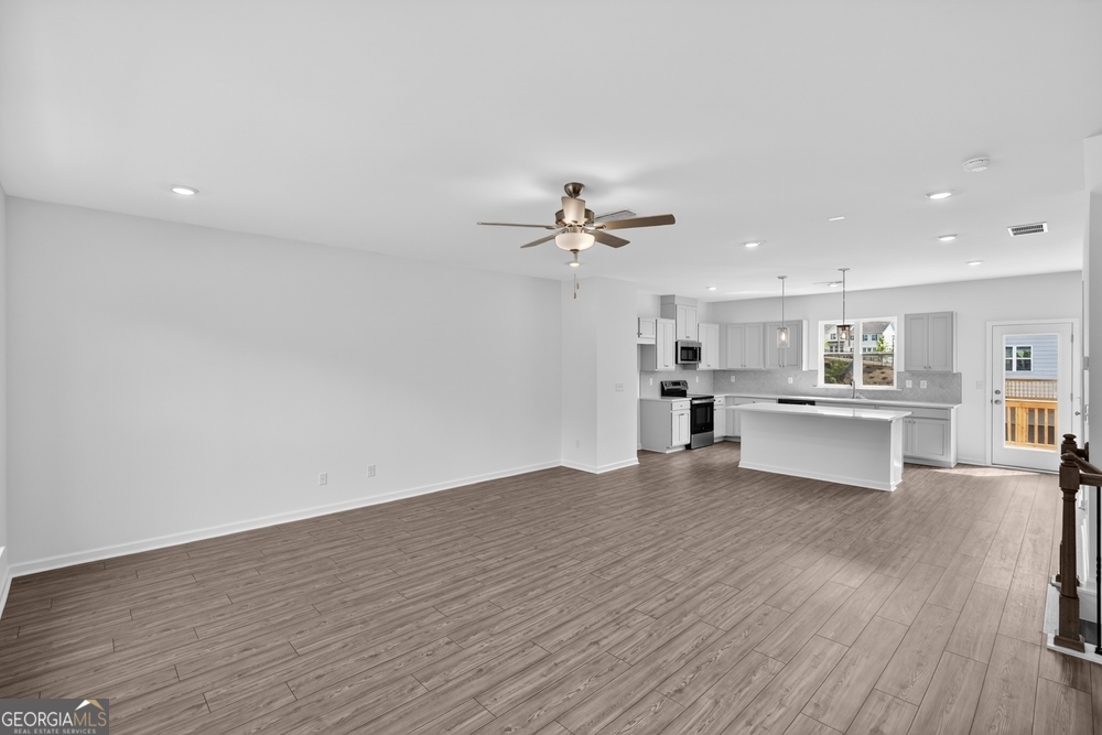 102 Epperly Way Property Photo 8