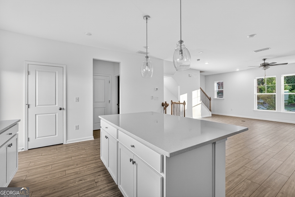 100 Epperly Way Property Photo 5