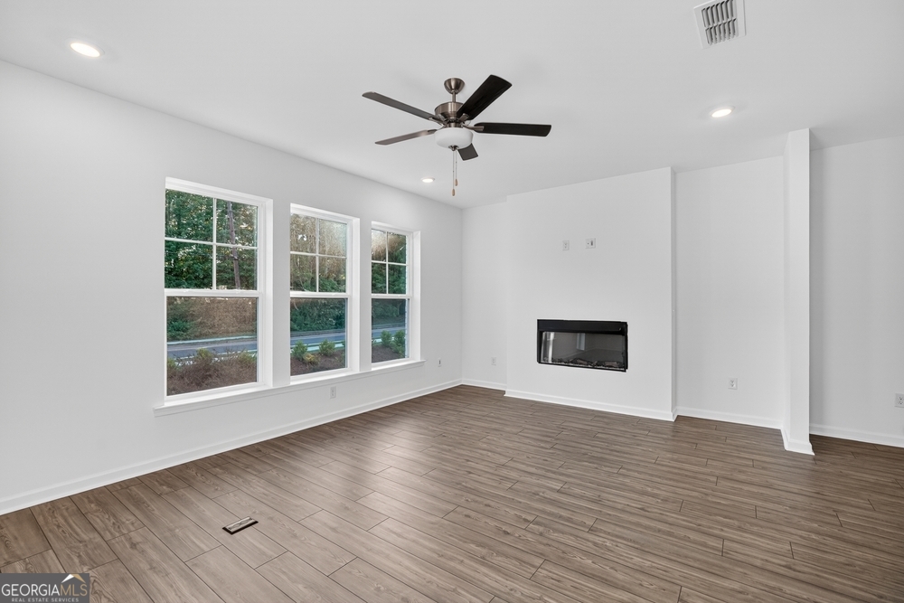 100 Epperly Way Property Photo 6