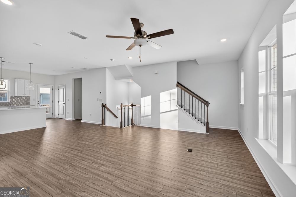 100 Epperly Way Property Photo 9
