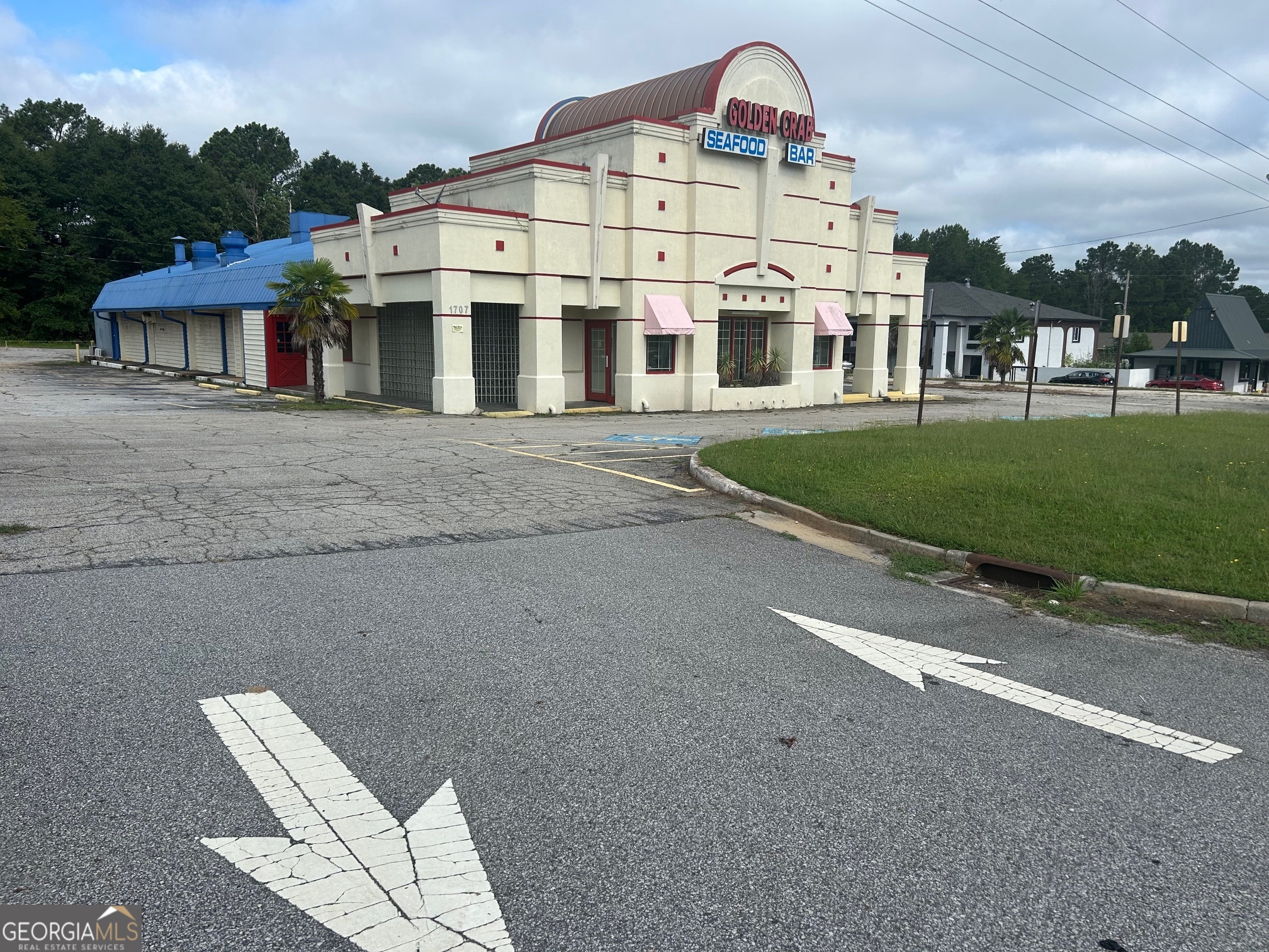 1707 N Expressway Property Photo 1