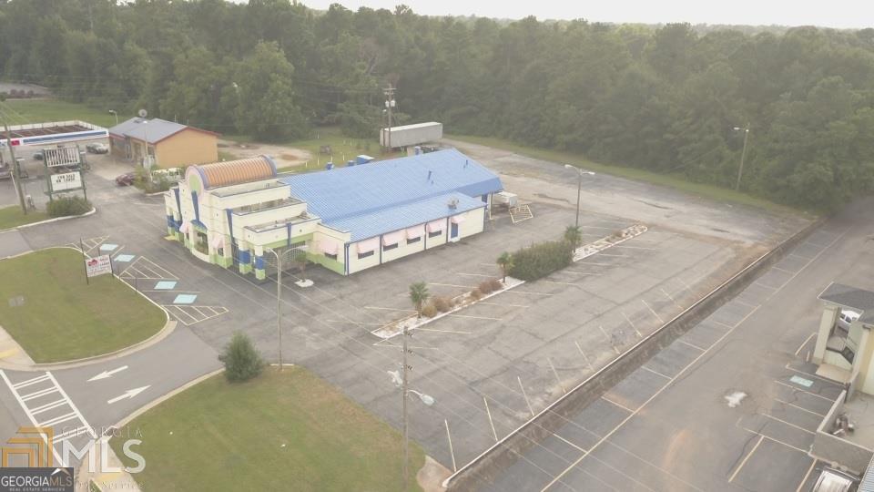 1707 N Expressway Property Photo 2