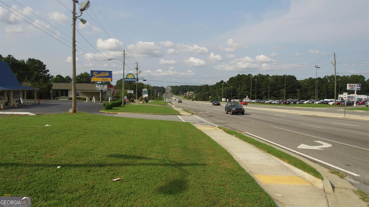 1707 N Expressway Property Photo 7