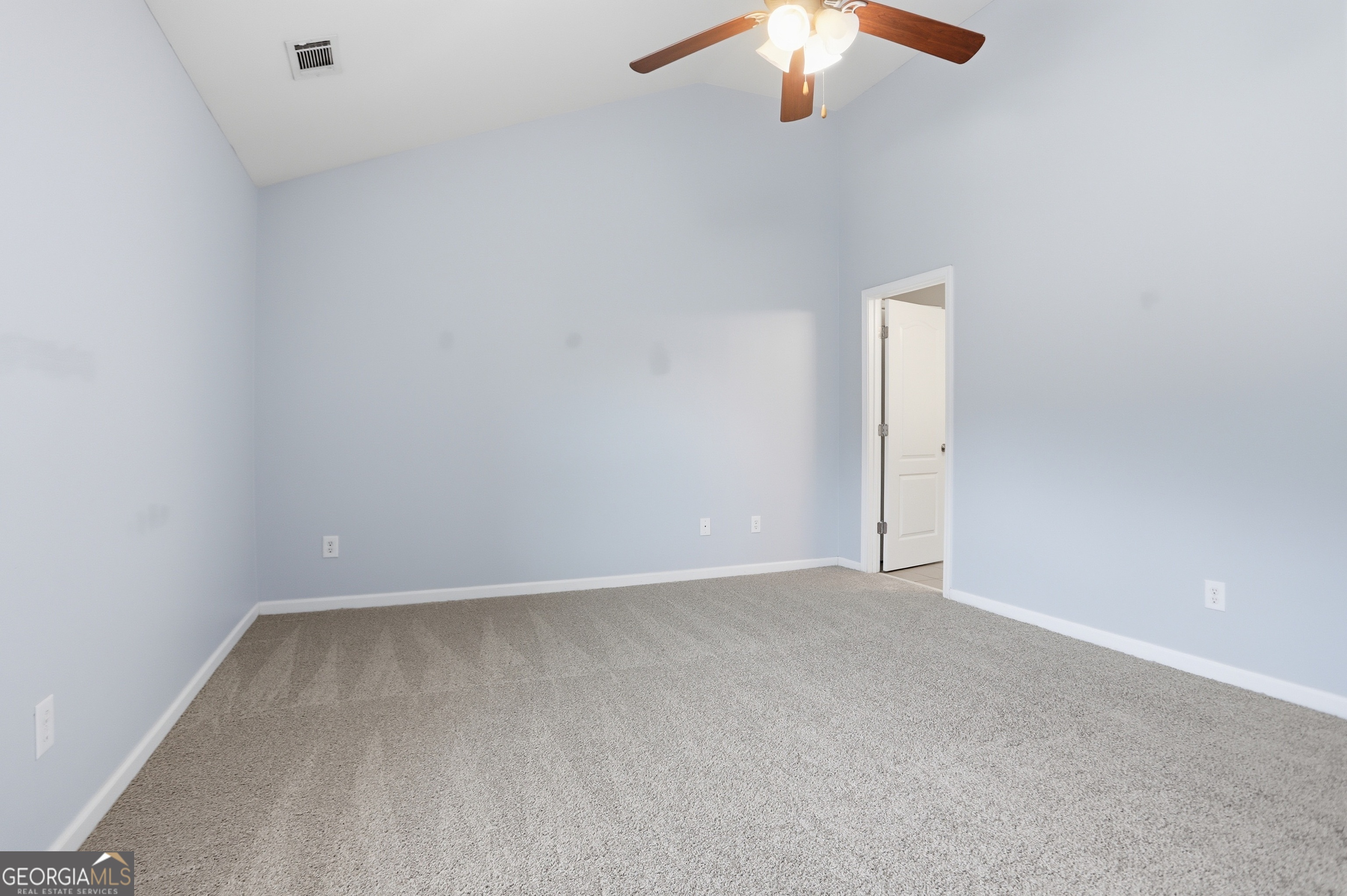 9518 Rushmore Circle Property Photo 4