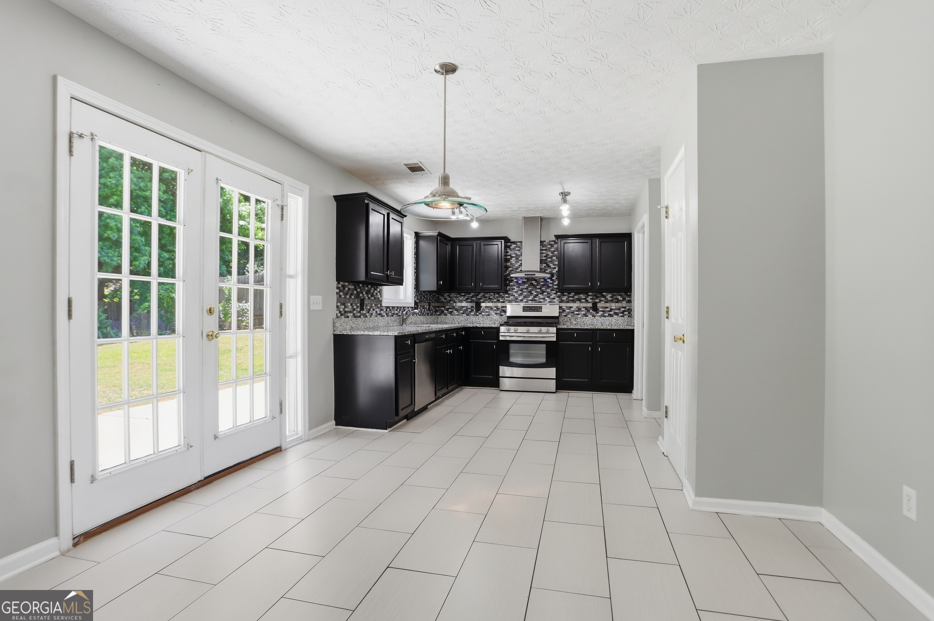 1241 Pine Acre Drive Property Photo 12