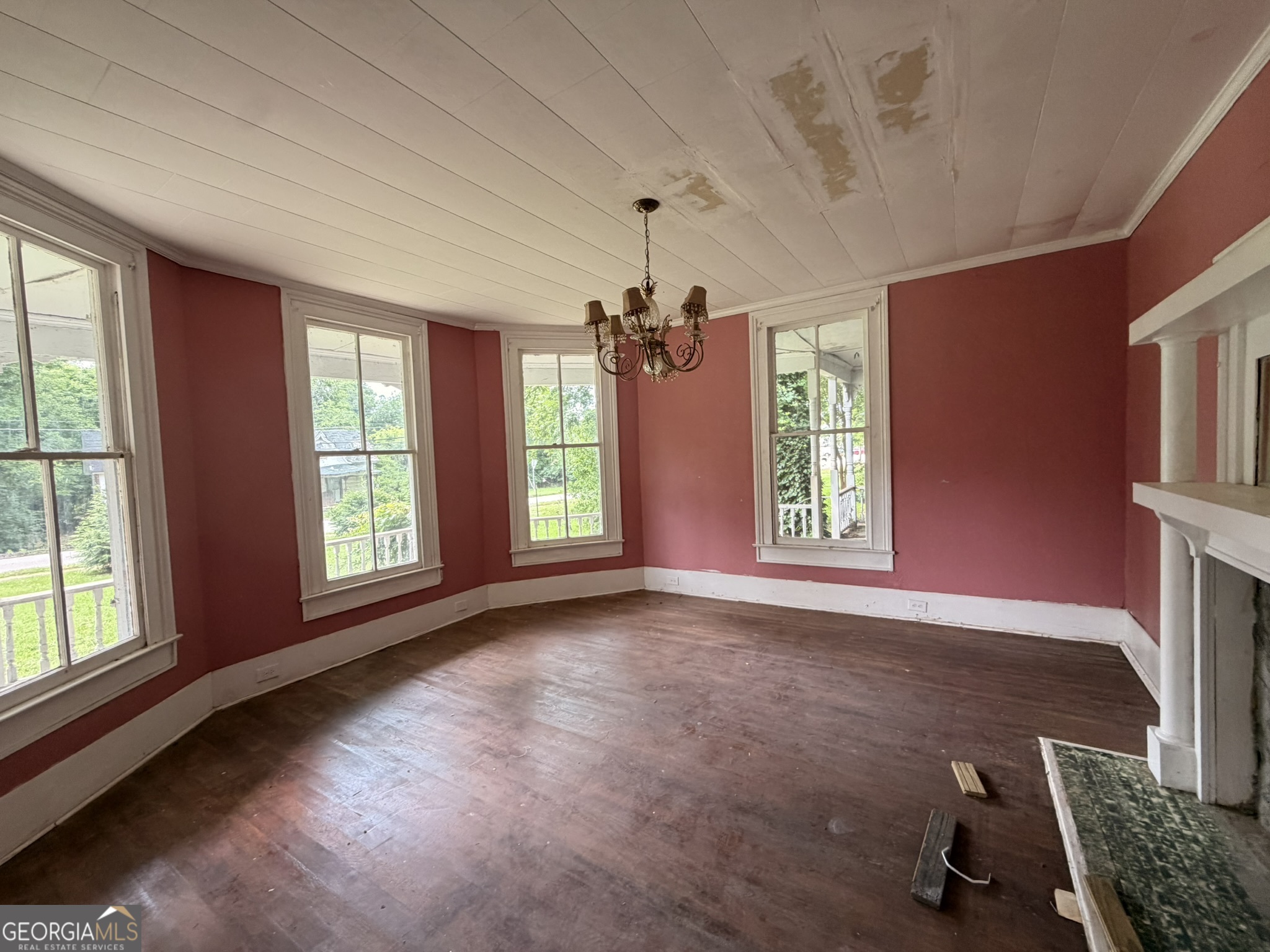 215 Frobel Street Property Photo 5