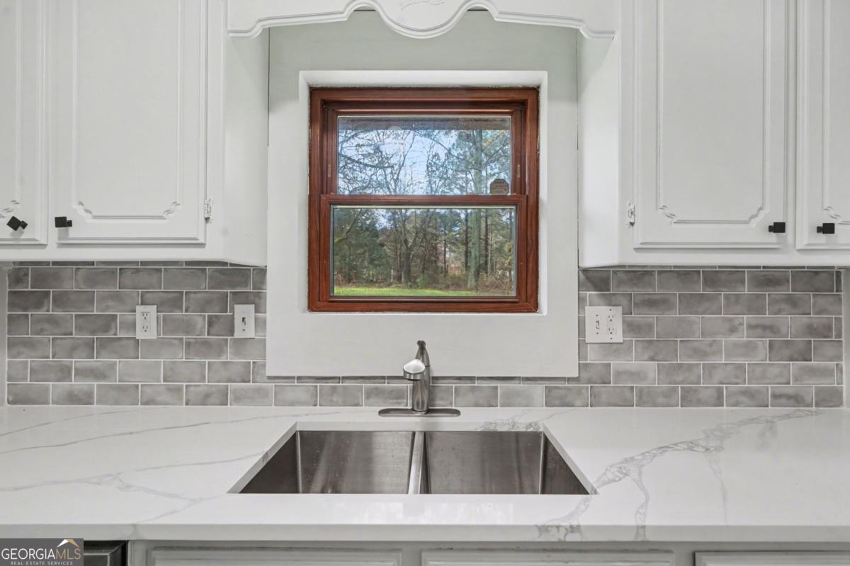 10 Gentry Drive Property Photo 8