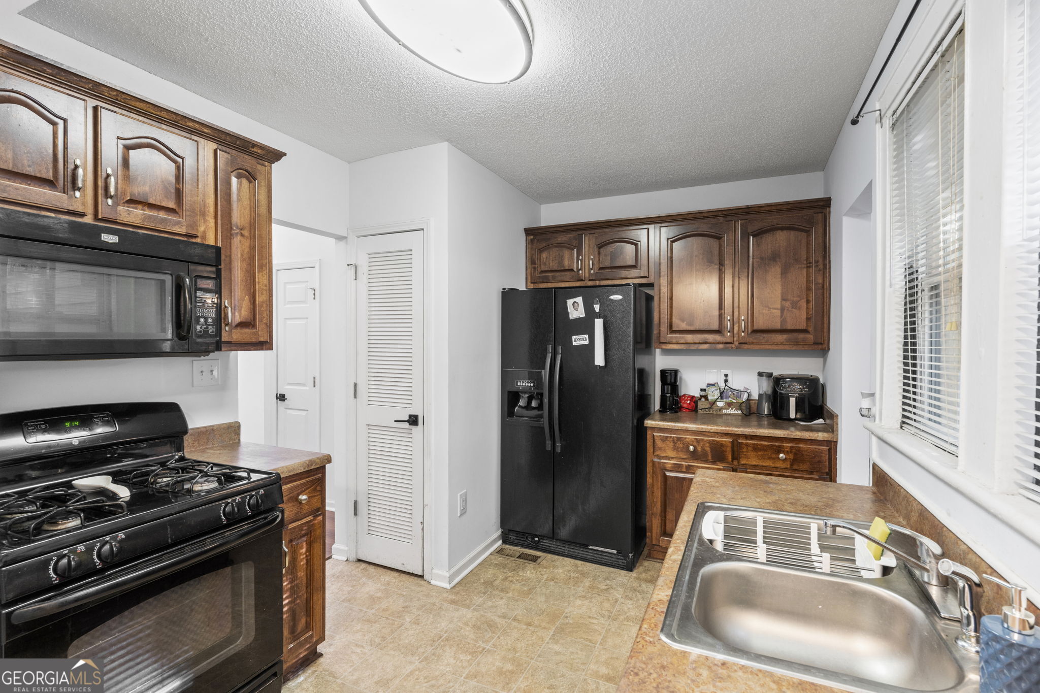 2668 Suwanee Avenue Property Photo 7