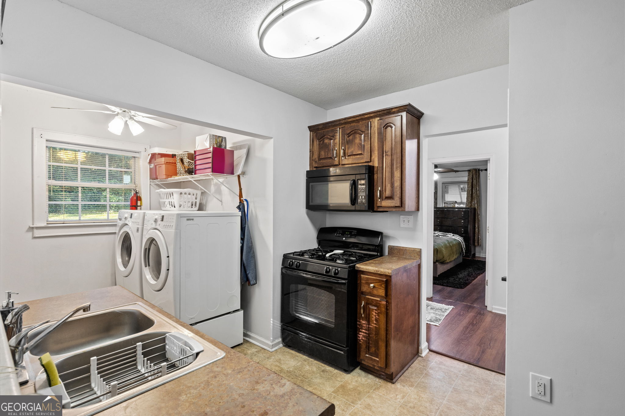 2668 Suwanee Avenue Property Photo 9