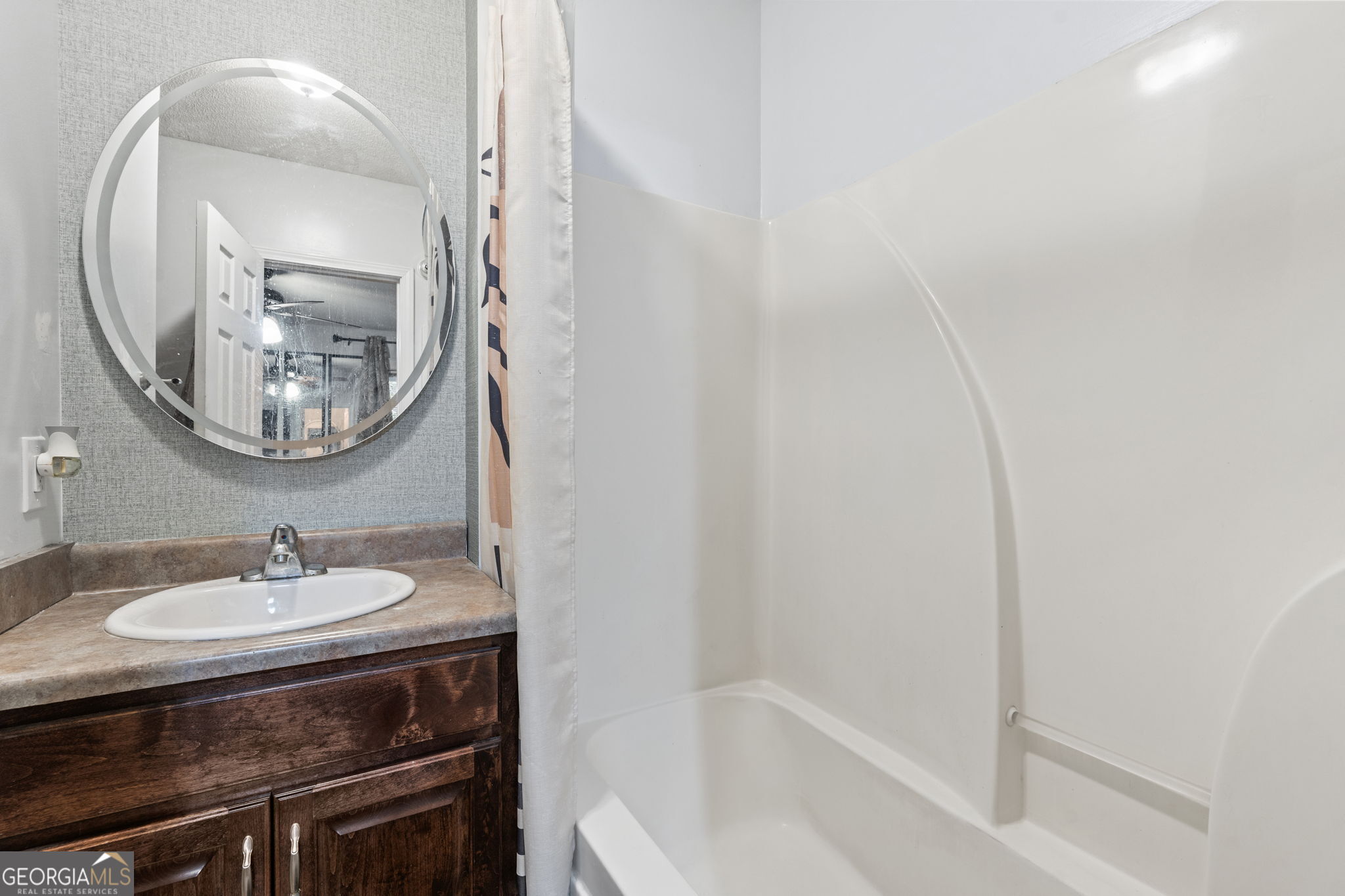 2668 Suwanee Avenue Property Photo 14