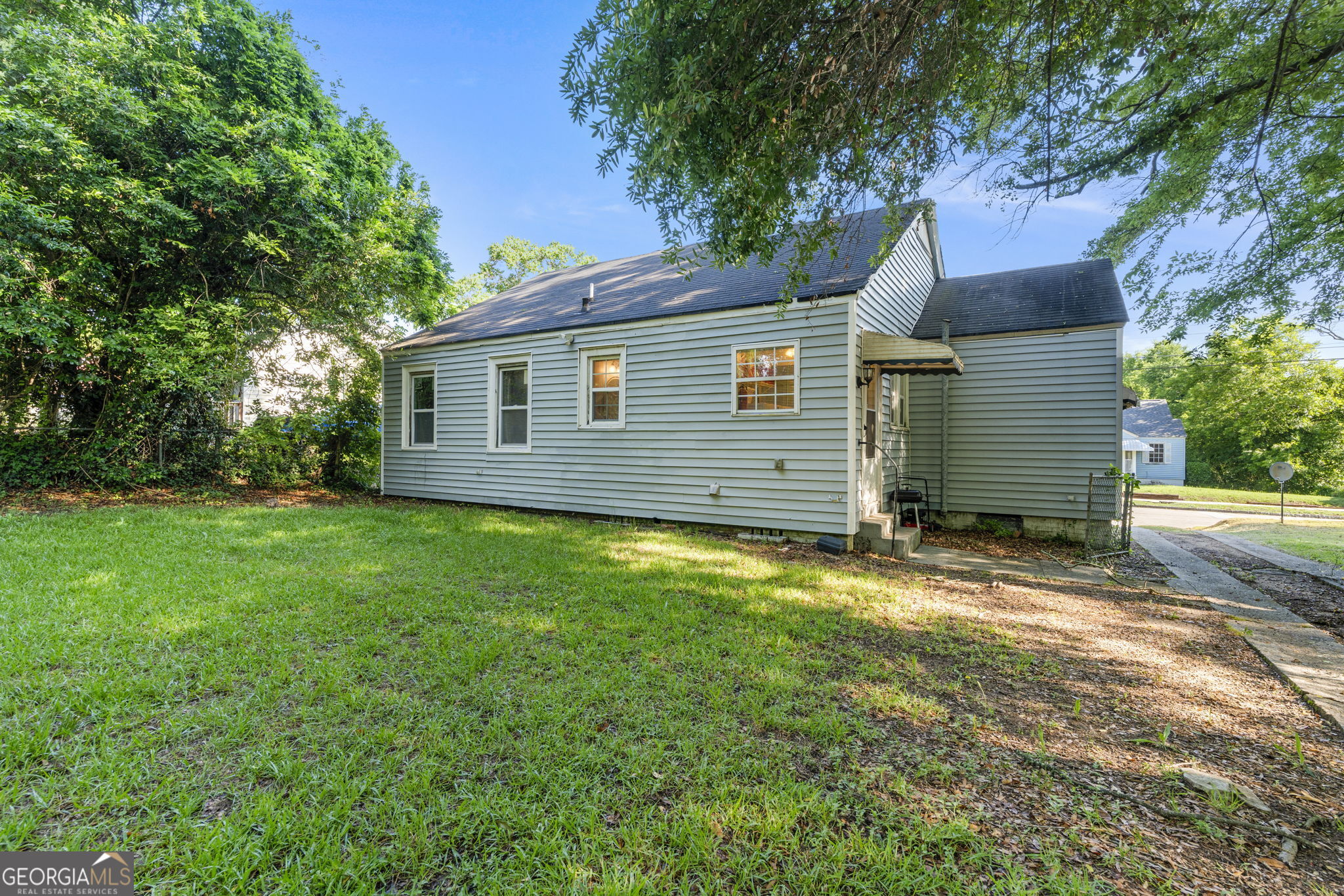 2668 Suwanee Avenue Property Photo 19