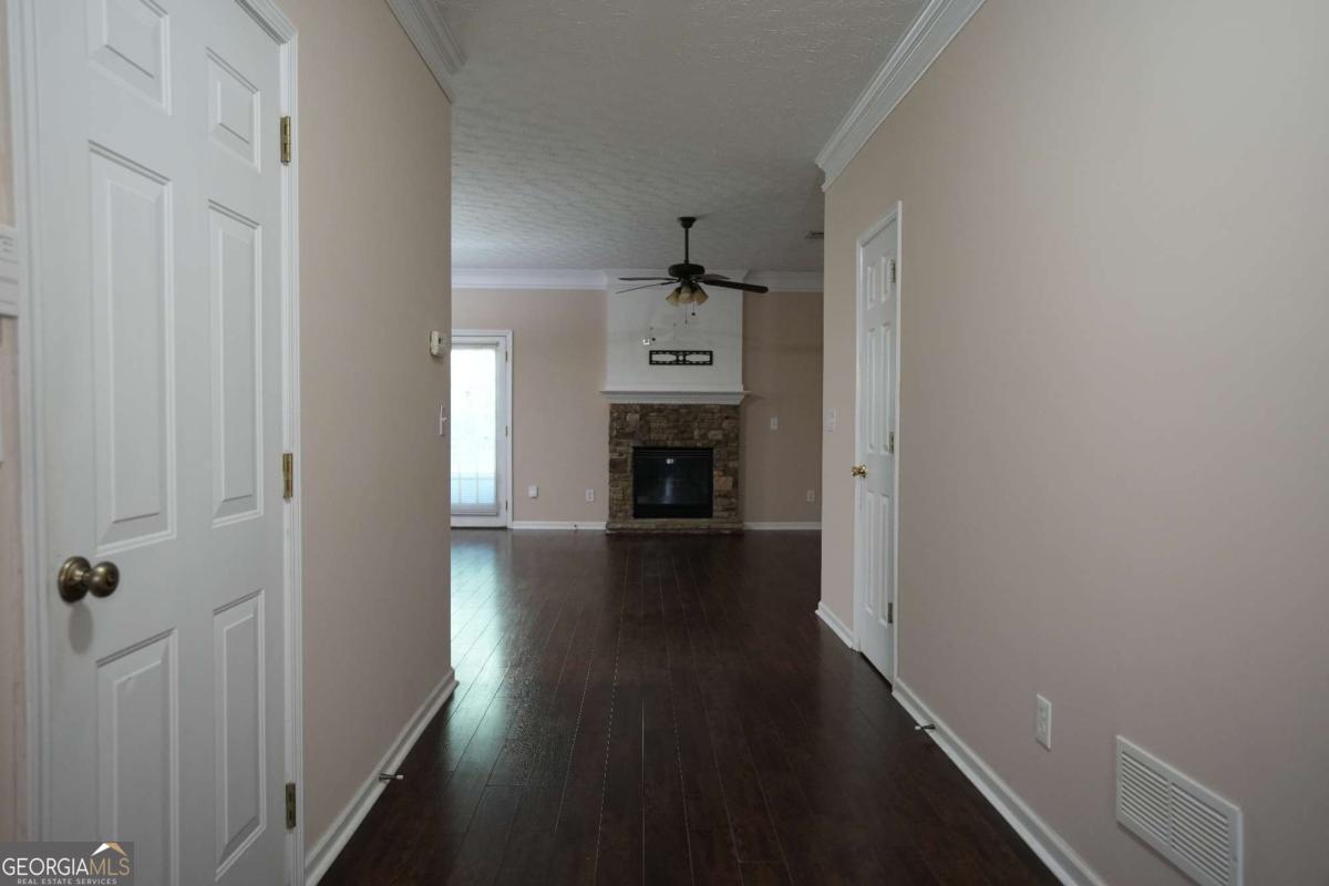 1577 River Main Court Property Photo 3
