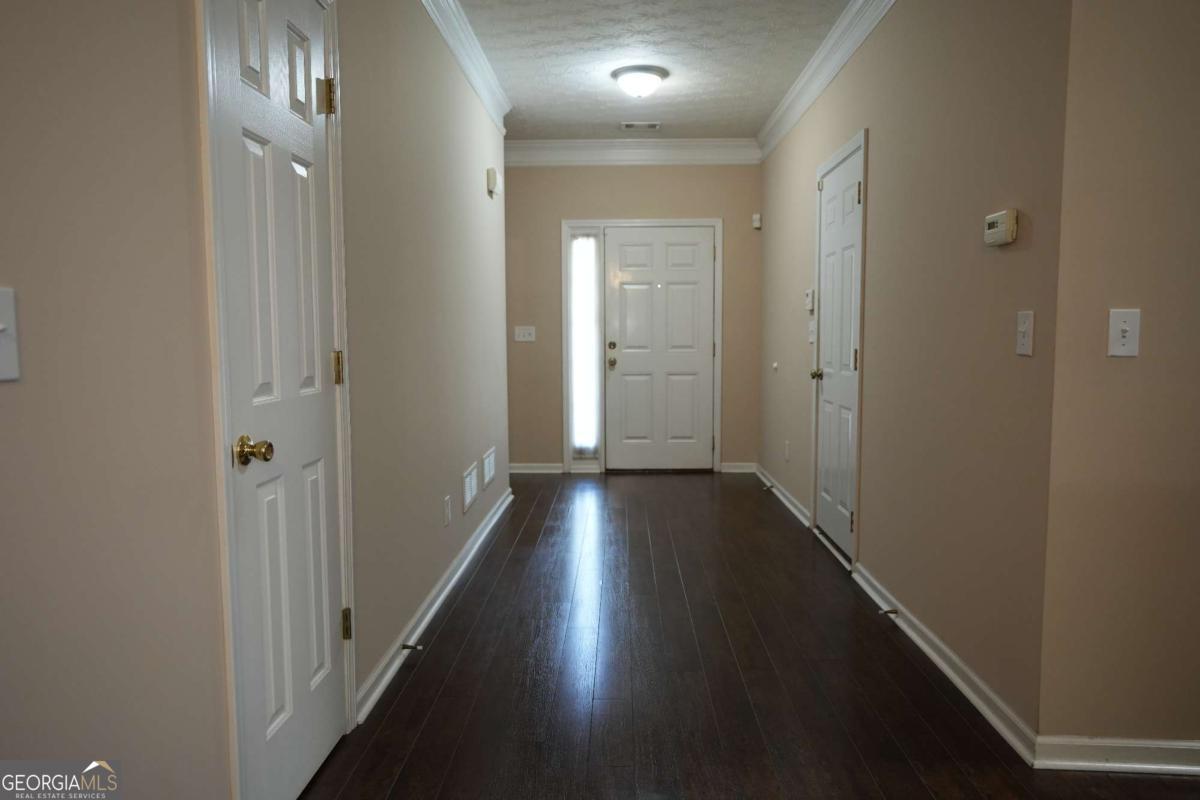 1577 River Main Court Property Photo 4