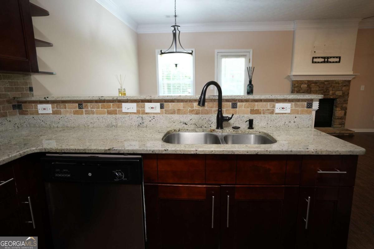 1577 River Main Court Property Photo 5