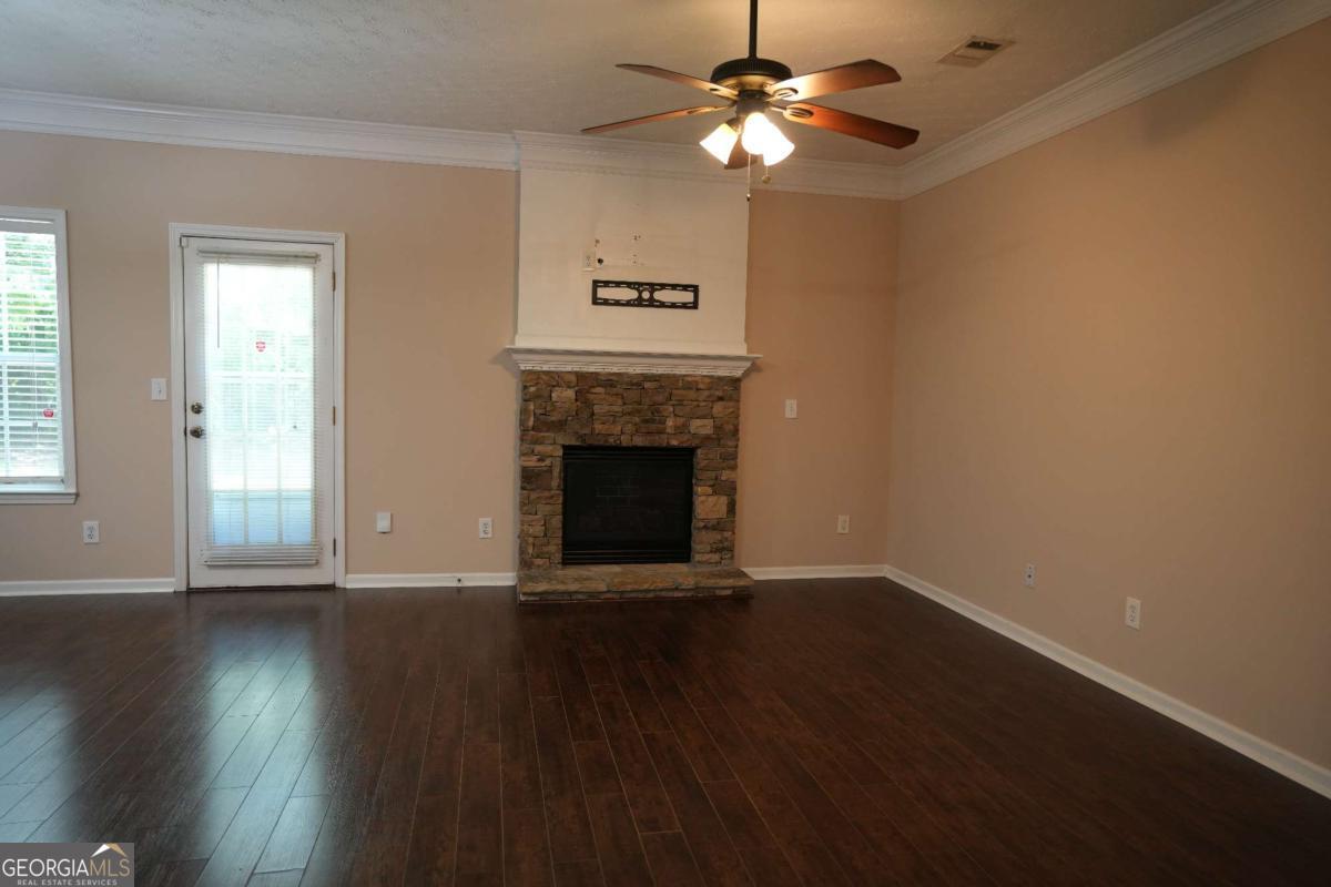 1577 River Main Court Property Photo 7