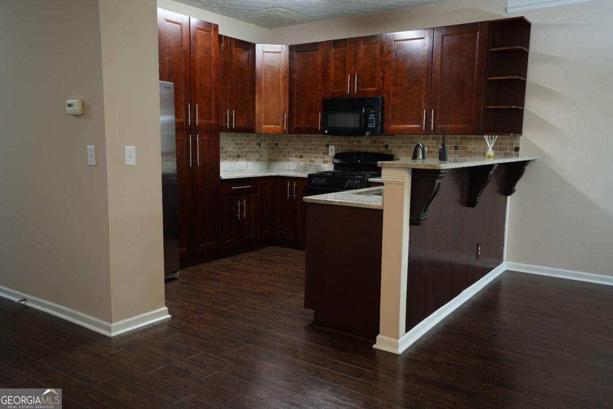 1577 River Main Court Property Photo 8