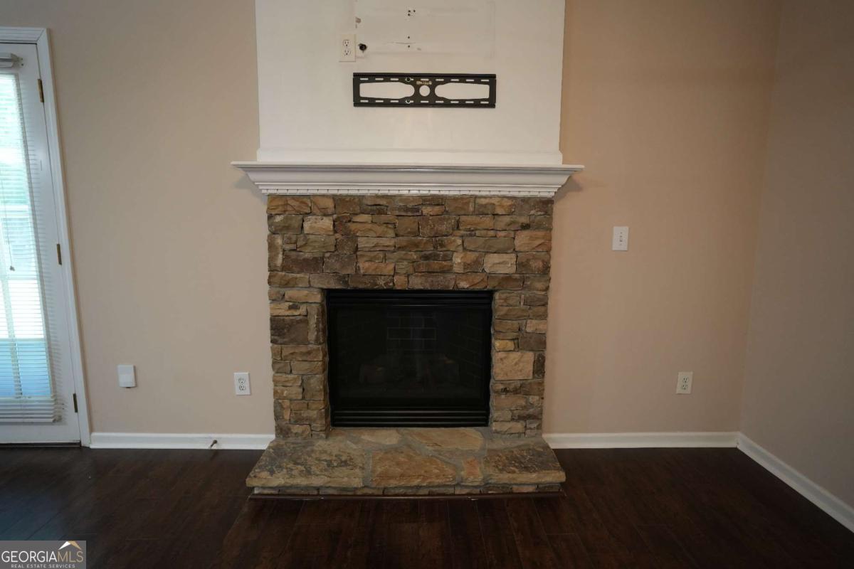 1577 River Main Court Property Photo 9