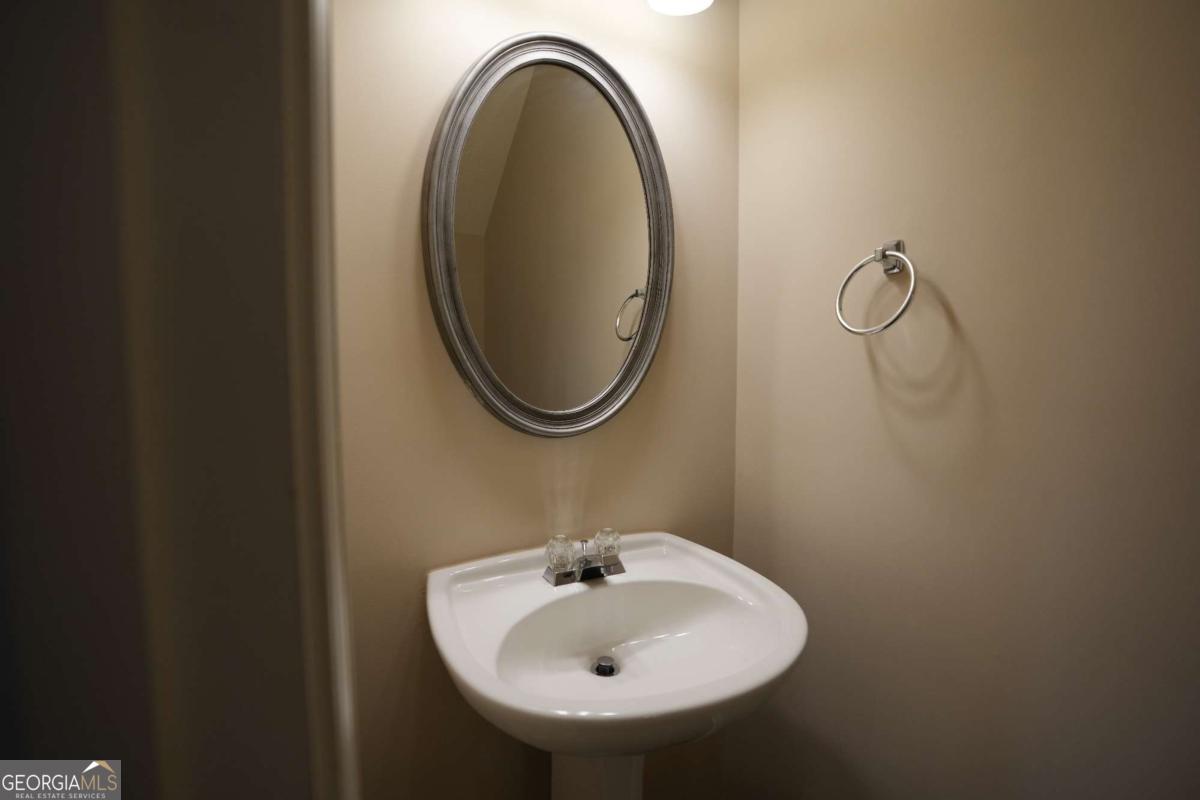 1577 River Main Court Property Photo 10
