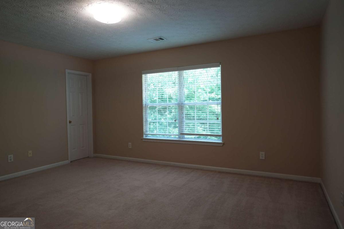 1577 River Main Court Property Photo 17