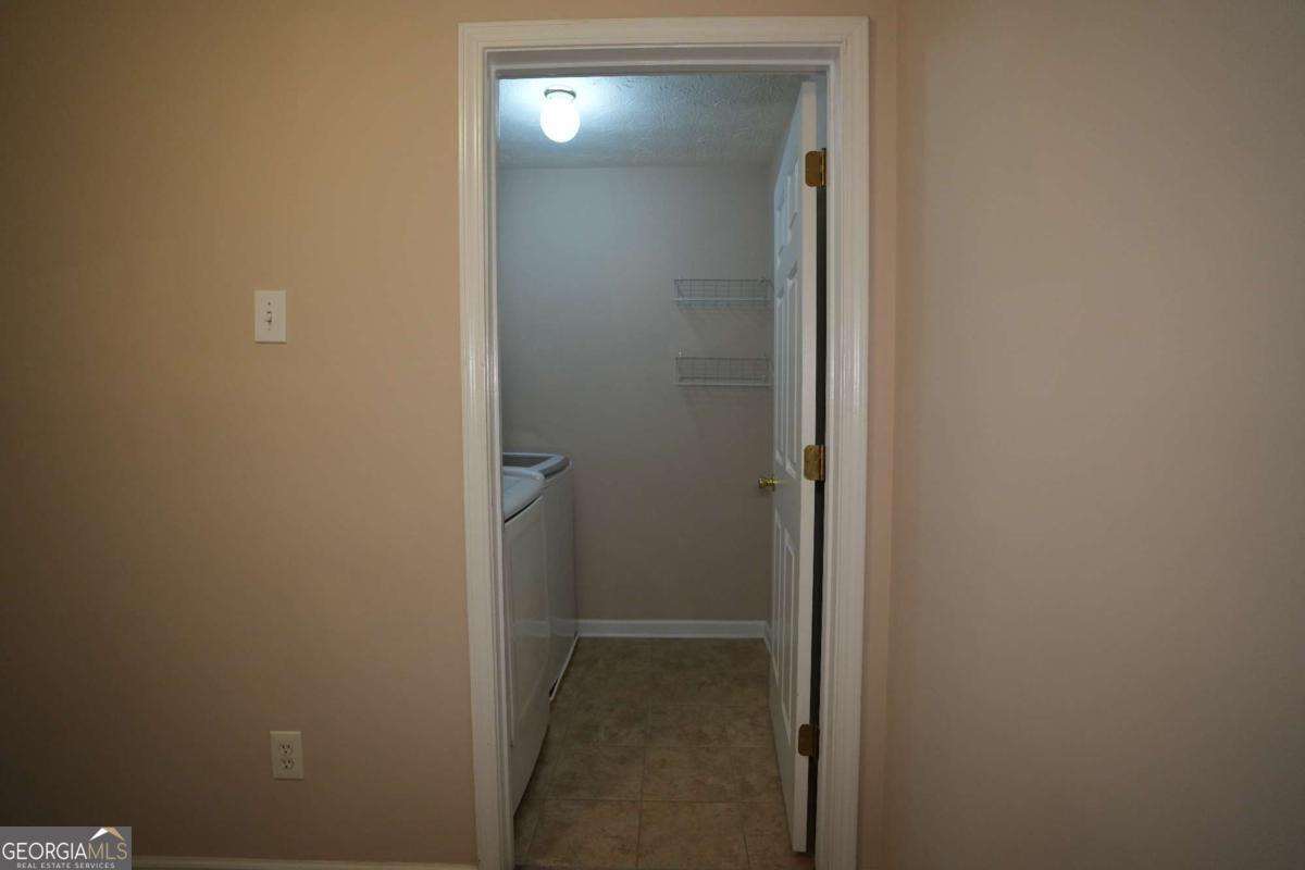 1577 River Main Court Property Photo 18