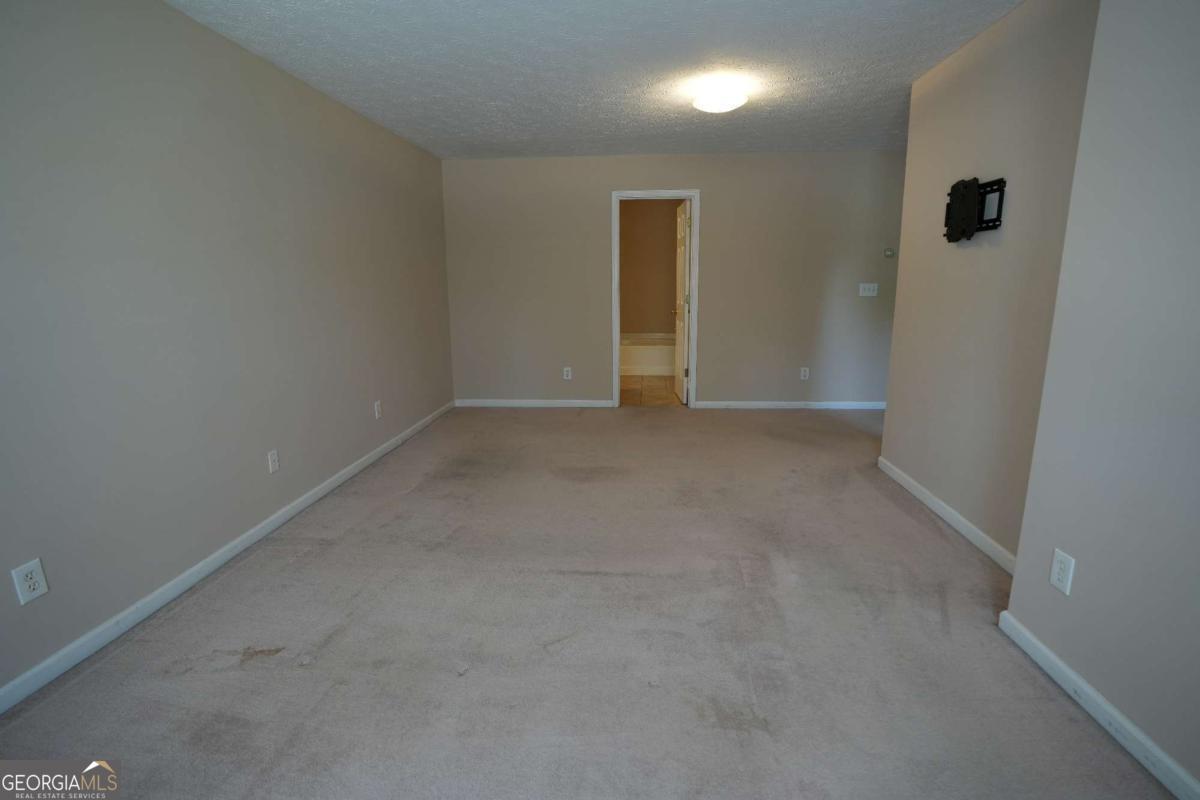 1577 River Main Court Property Photo 27