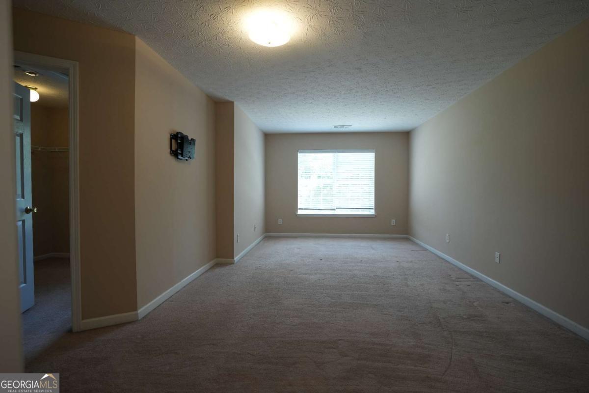 1577 River Main Court Property Photo 28