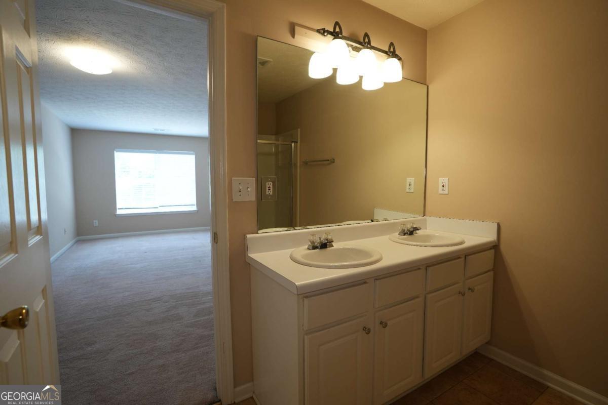 1577 River Main Court Property Photo 29