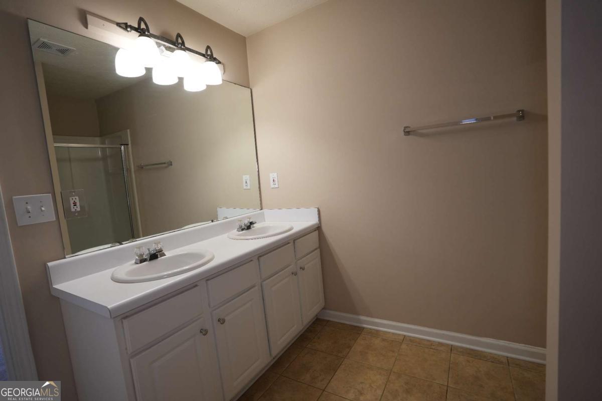 1577 River Main Court Property Photo 33