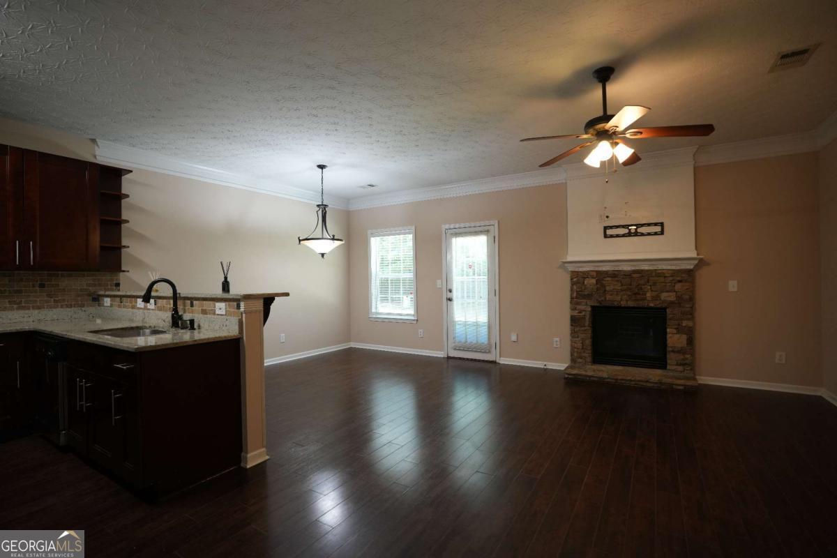 1577 River Main Court Property Photo 37