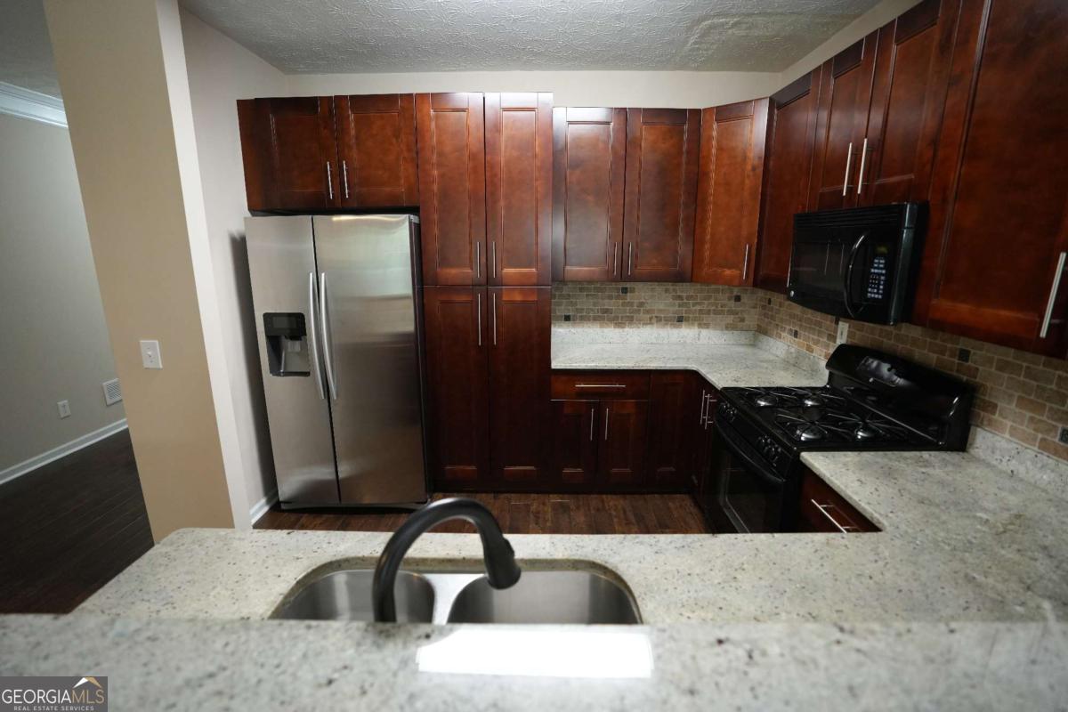 1577 River Main Court Property Photo 41
