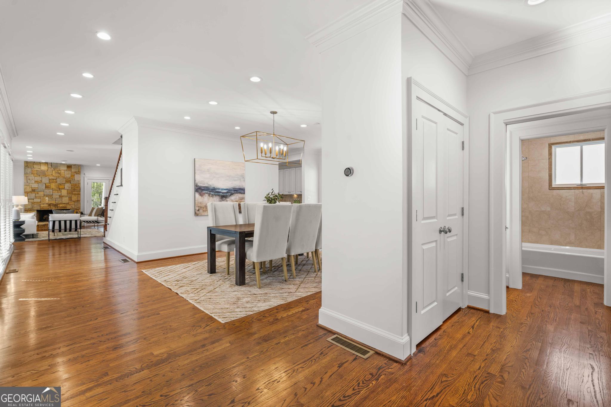 1131 Rosedale Drive Ne Property Photo 6