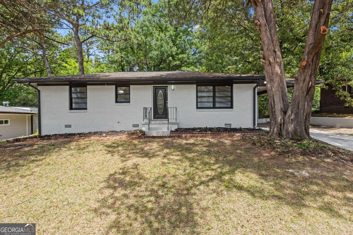 1673 Flintwood Drive Se Property Photo 2