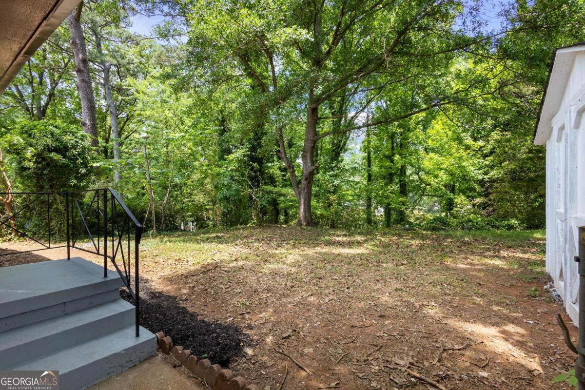 1673 Flintwood Drive Se Property Photo 6