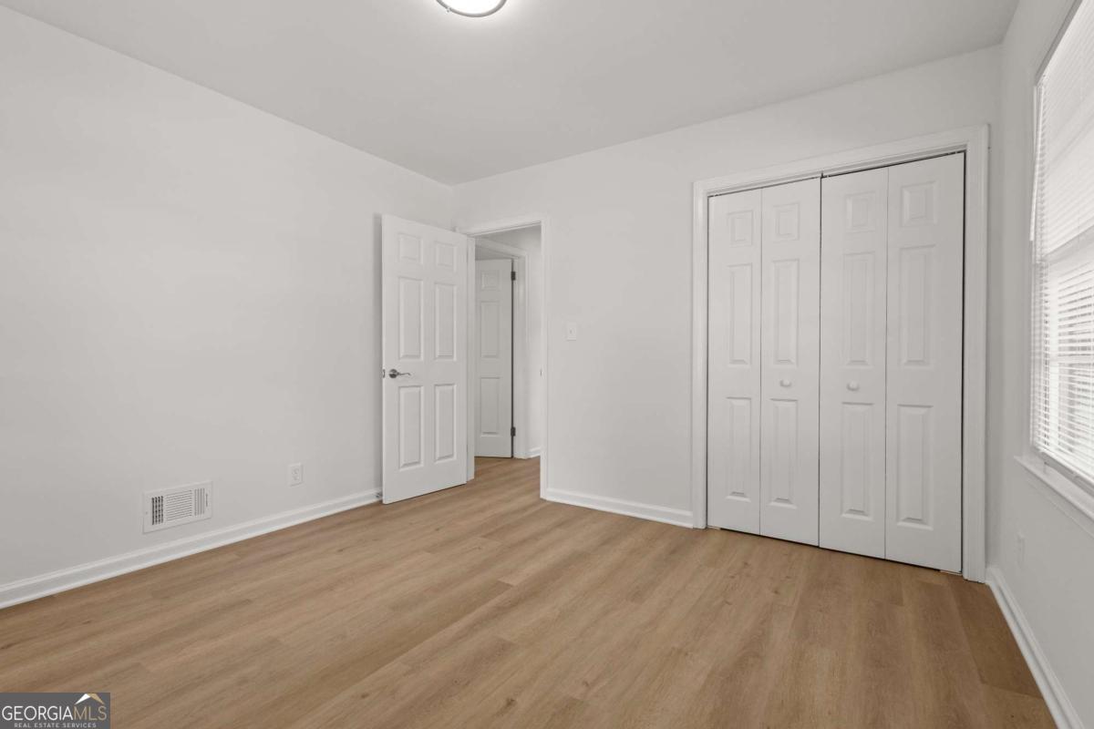 1673 Flintwood Drive Se Property Photo 9